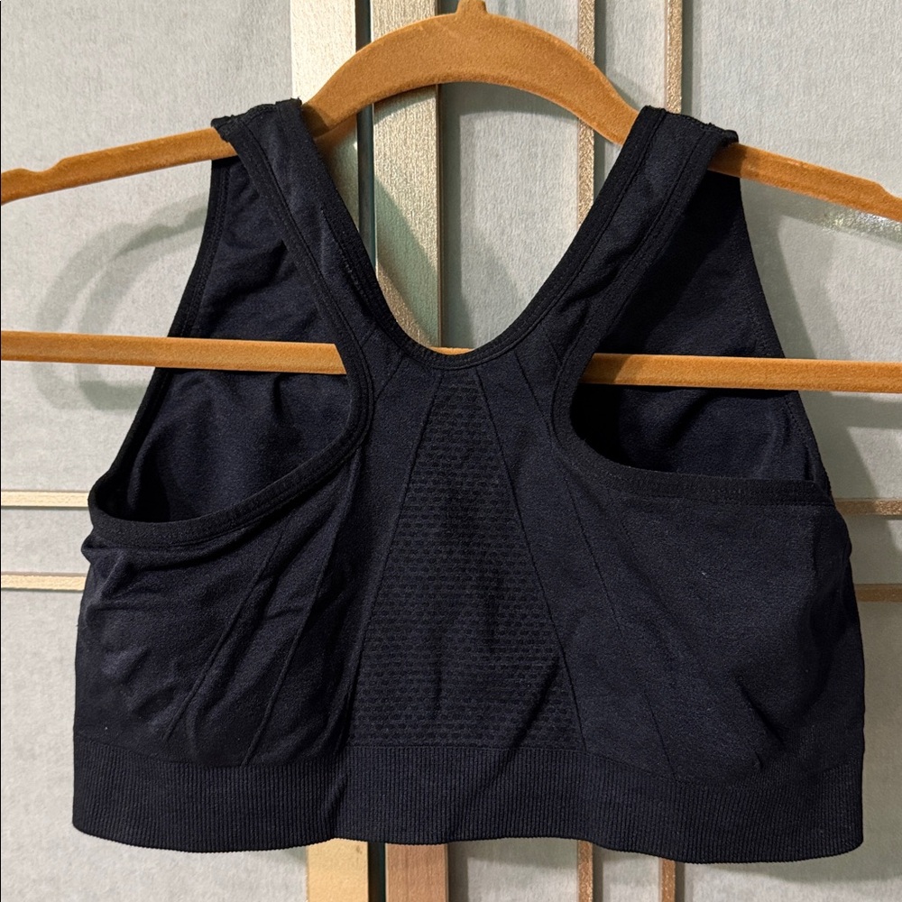 5/$25 Black, zip front, racerback sports bra with lightweight molded cups, S - Picture 4 of 11